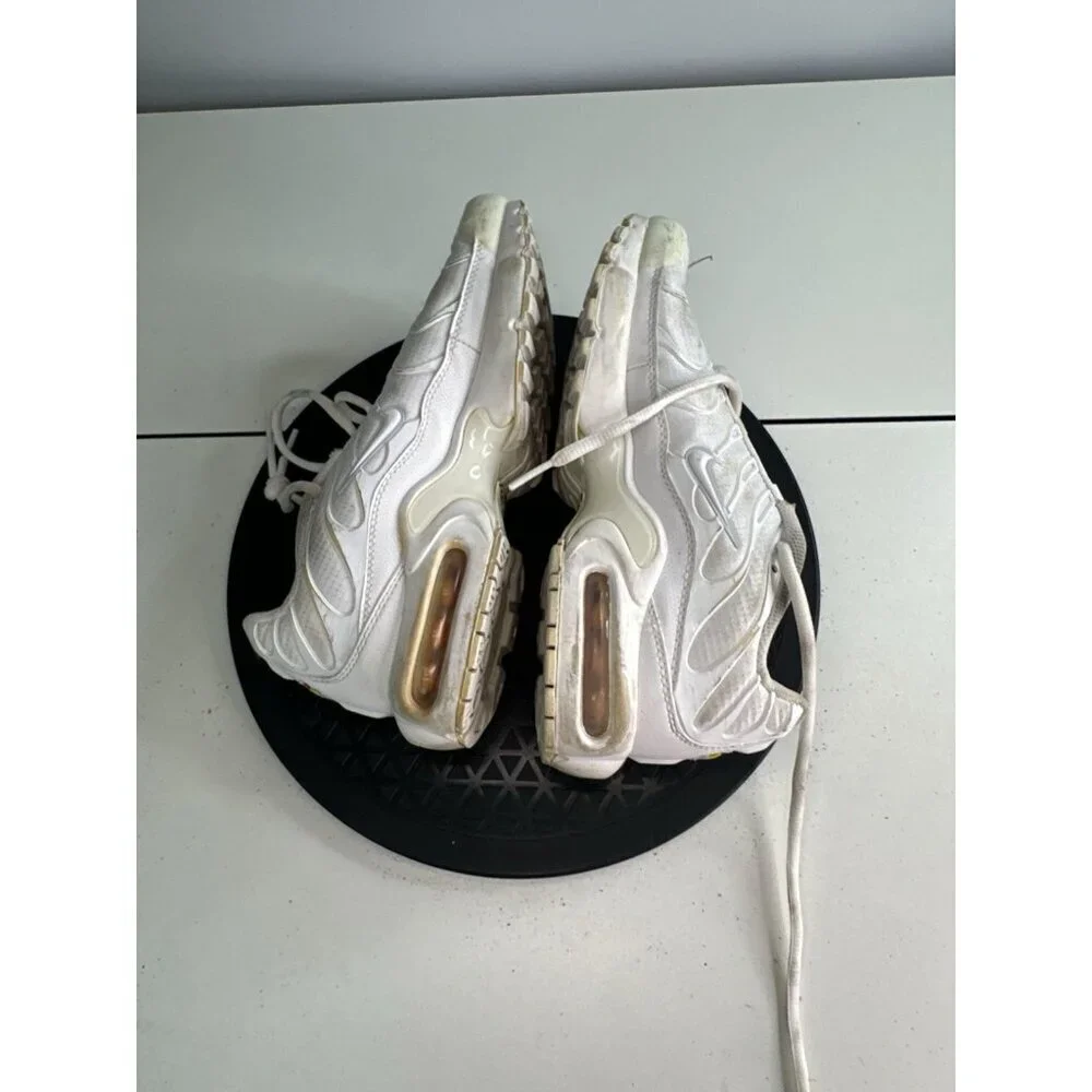 Nike Air Max Plus GS White Metallic Silver 2019 Size 5.5Y AR1852-100